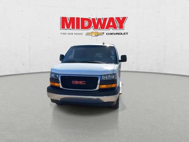 2022 GMC Savana Base