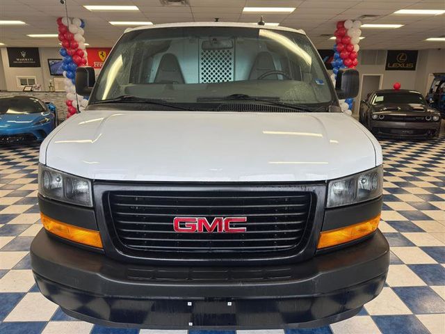 2022 GMC Savana Base