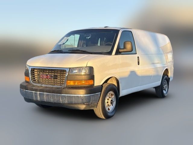 2022 GMC Savana Base