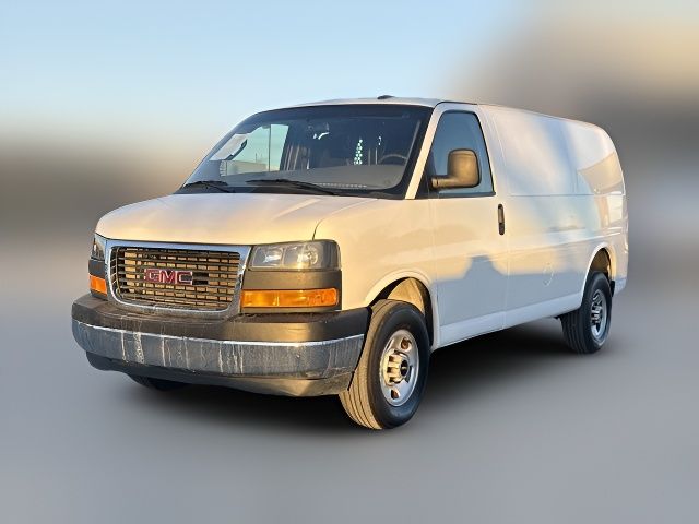 2022 GMC Savana Base