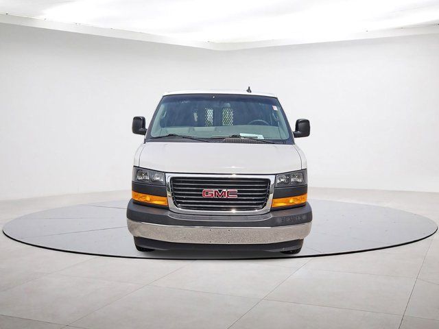 2022 GMC Savana Base