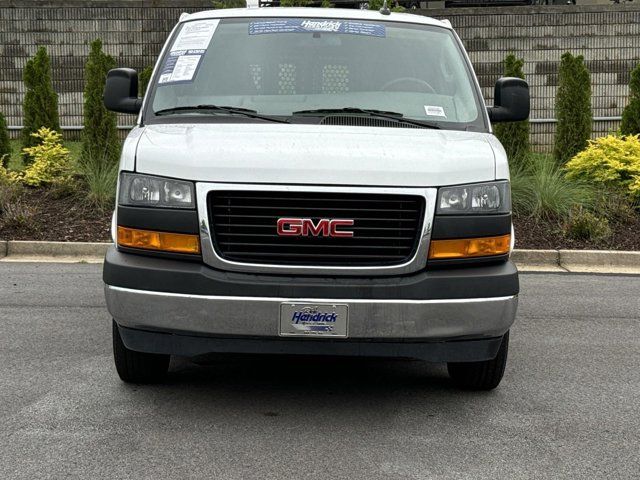 2022 GMC Savana Base