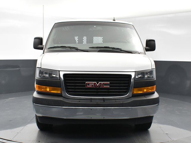 2022 GMC Savana Base