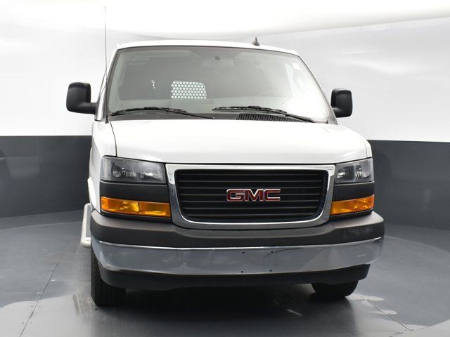 2022 GMC Savana Base