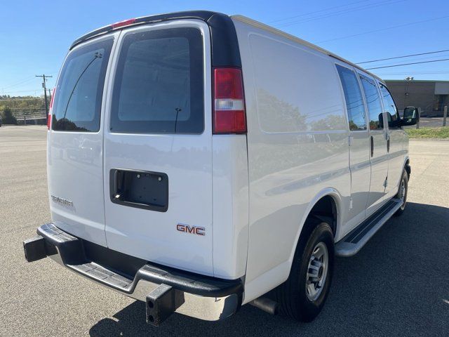 2022 GMC Savana Base