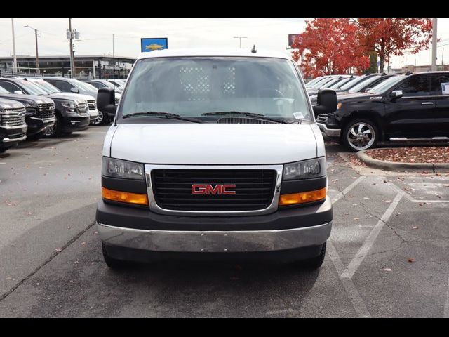 2022 GMC Savana Base