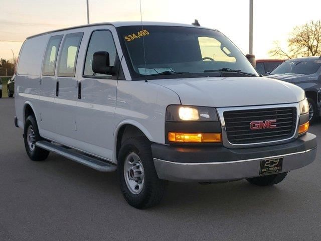 2022 GMC Savana Base