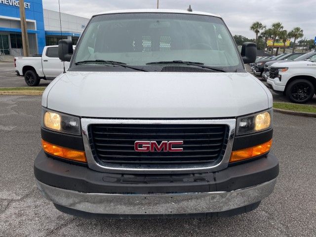 2022 GMC Savana Base