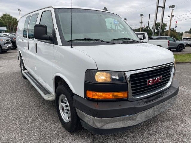 2022 GMC Savana Base