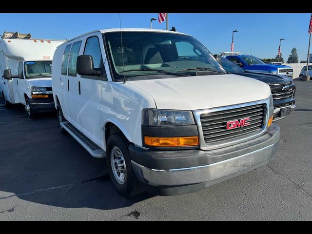 2022 GMC Savana Base