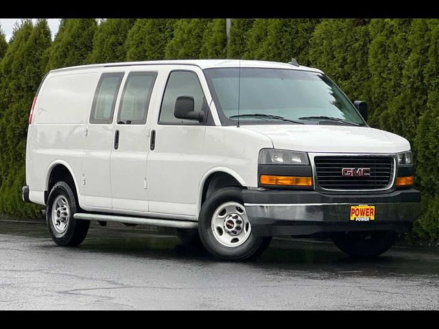 2022 GMC Savana Base