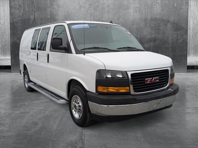 2022 GMC Savana Base