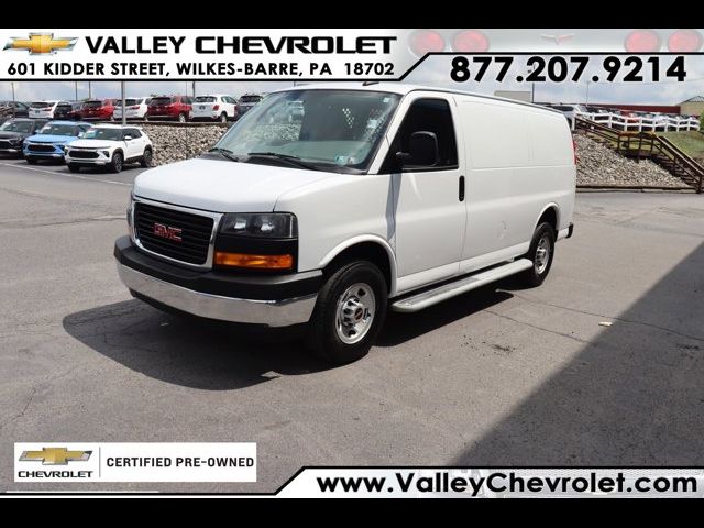 2022 GMC Savana Base