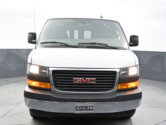 2022 GMC Savana Base