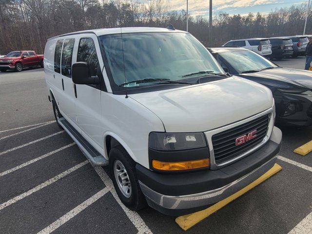 2022 GMC Savana Base