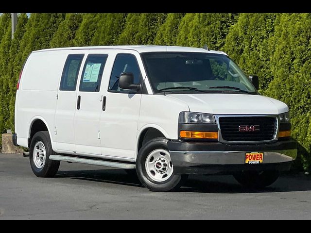 2022 GMC Savana Base