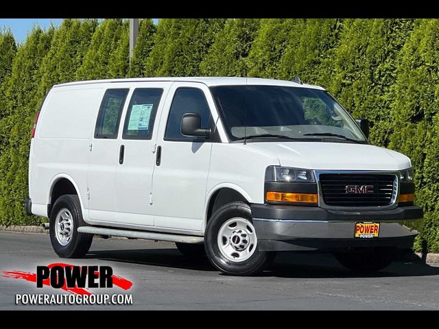 2022 GMC Savana Base