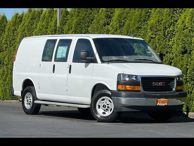 2022 GMC Savana Base