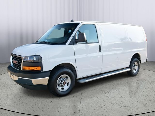 2022 GMC Savana Base