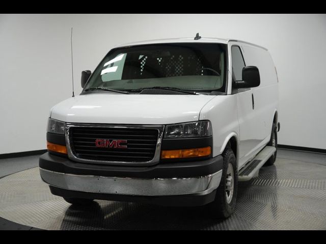 2022 GMC Savana Base