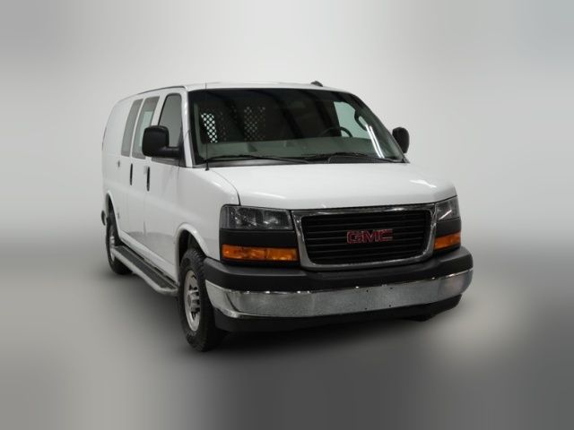 2022 GMC Savana Base