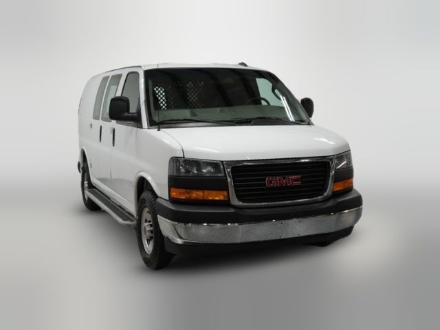 2022 GMC Savana Base