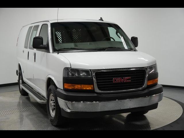 2022 GMC Savana Base