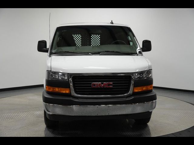 2022 GMC Savana Base