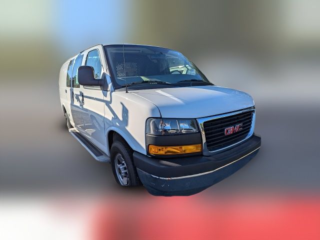 2022 GMC Savana Base