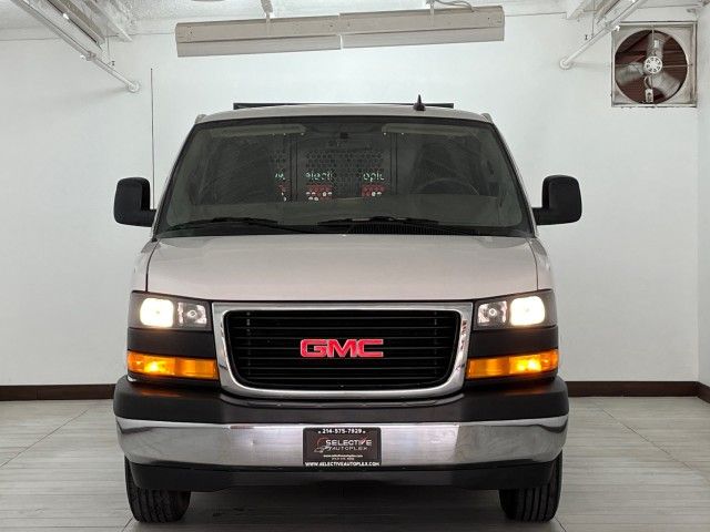 2022 GMC Savana Base