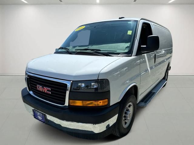 2022 GMC Savana Base