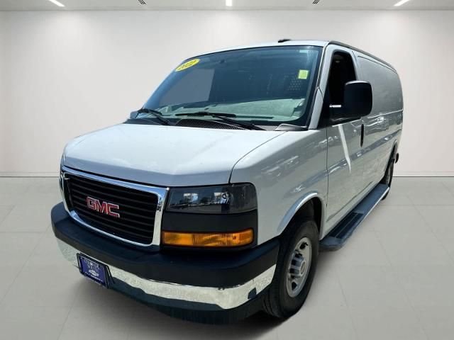 2022 GMC Savana Base