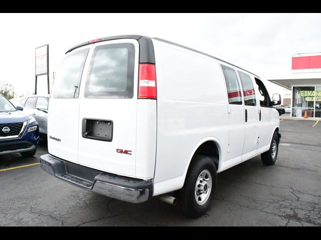 2022 GMC Savana Base