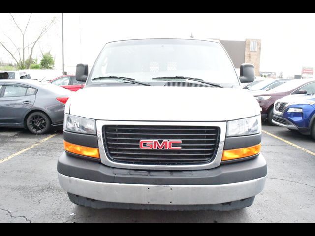2022 GMC Savana Base