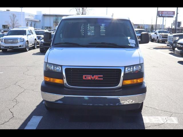 2022 GMC Savana Base