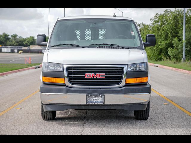 2022 GMC Savana Base