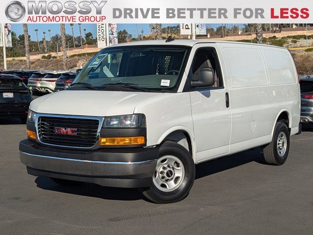 2022 GMC Savana Base