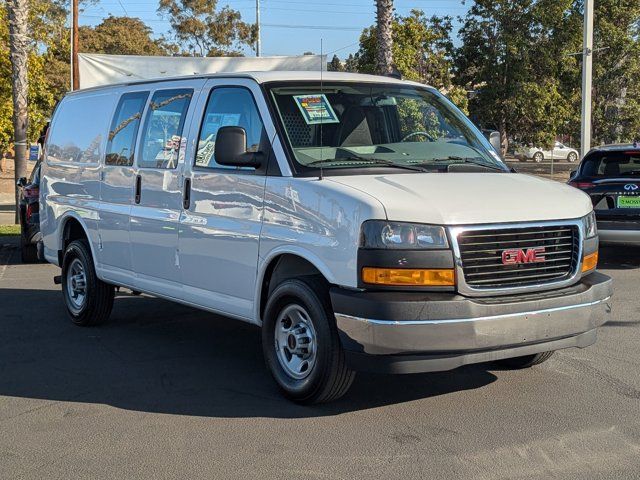 2022 GMC Savana Base