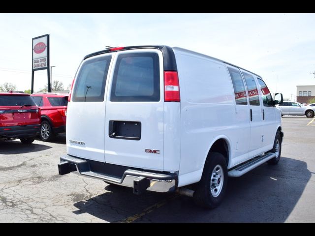 2022 GMC Savana Base