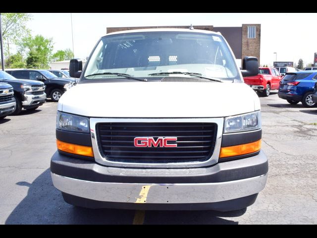 2022 GMC Savana Base