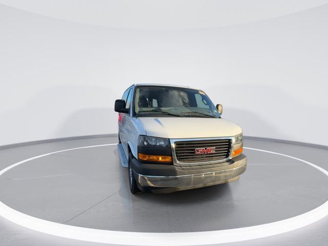 2022 GMC Savana Base