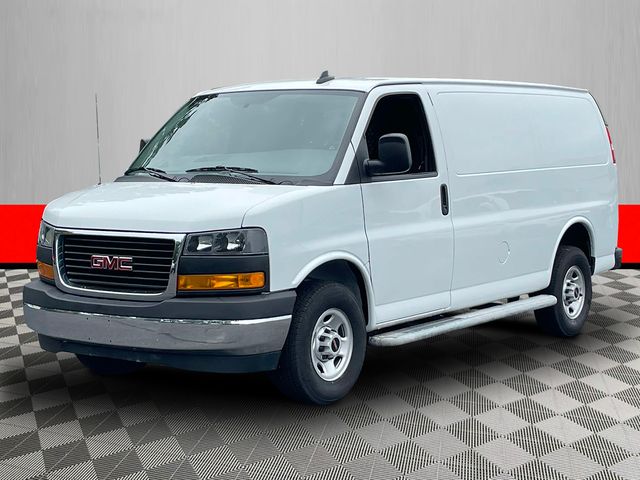 2022 GMC Savana Base