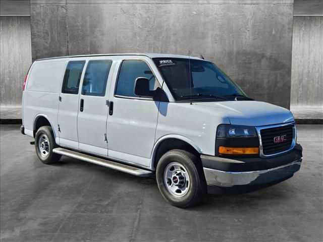 2022 GMC Savana Base