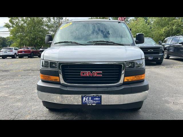 2022 GMC Savana Base