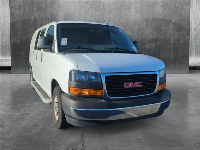 2022 GMC Savana Base