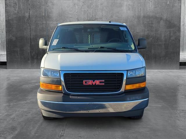 2022 GMC Savana Base