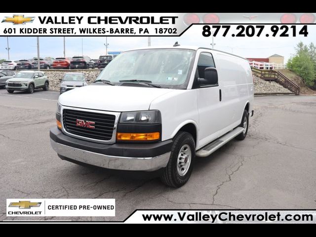 2022 GMC Savana Base