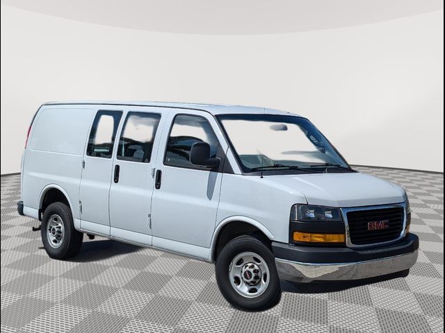 2022 GMC Savana Base