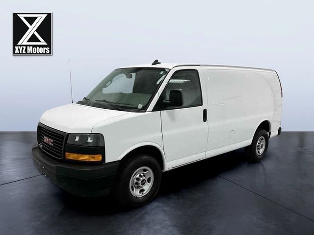 2022 GMC Savana Base