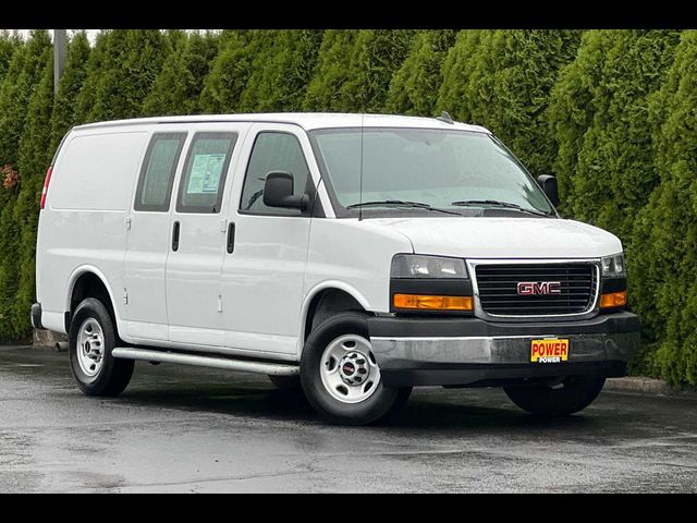 2022 GMC Savana Base